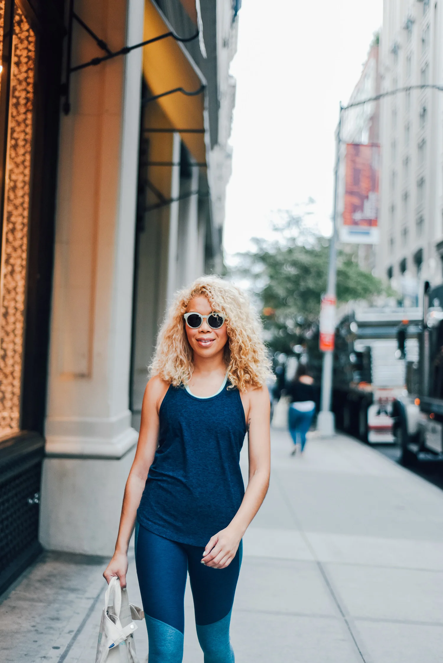golden-blonde-curly-hair-inspiration.jpg