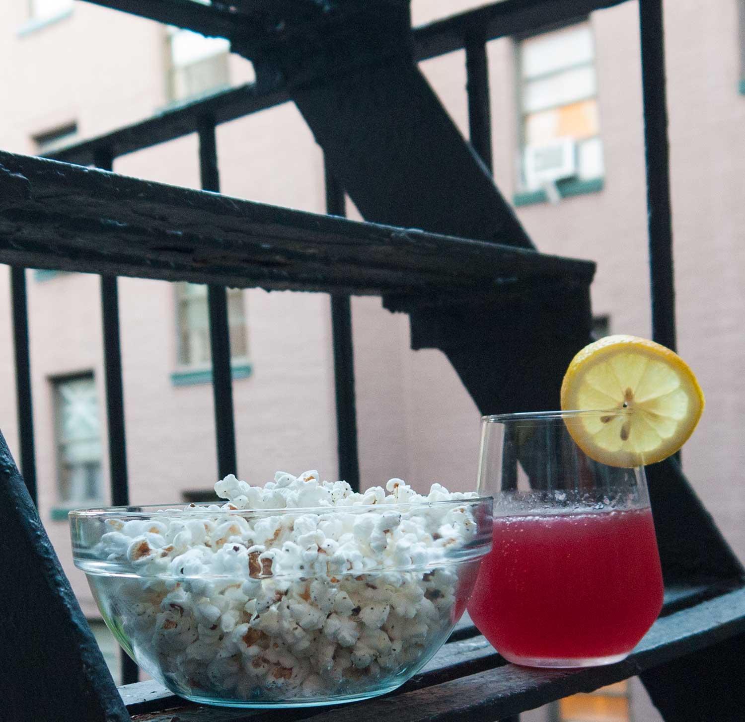 best-snacks-drink-for-netflix-tv-binge.jpg