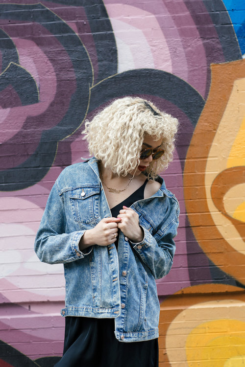 oversized-denim-jacket-outfits.jpg