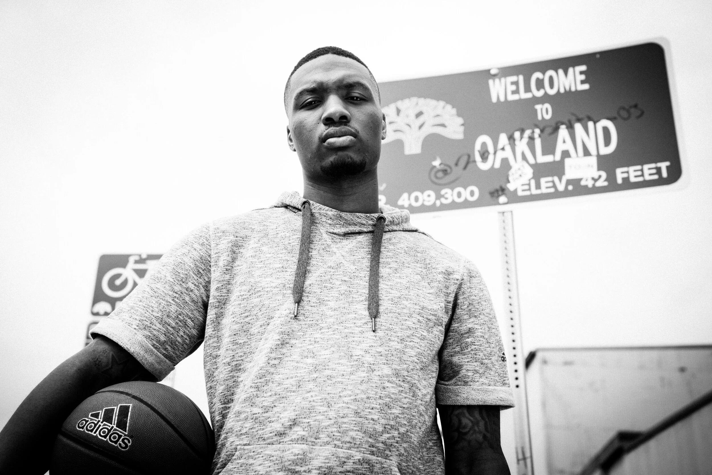 Adidas_DLillard_Social_OaklandSign_3323.jpg