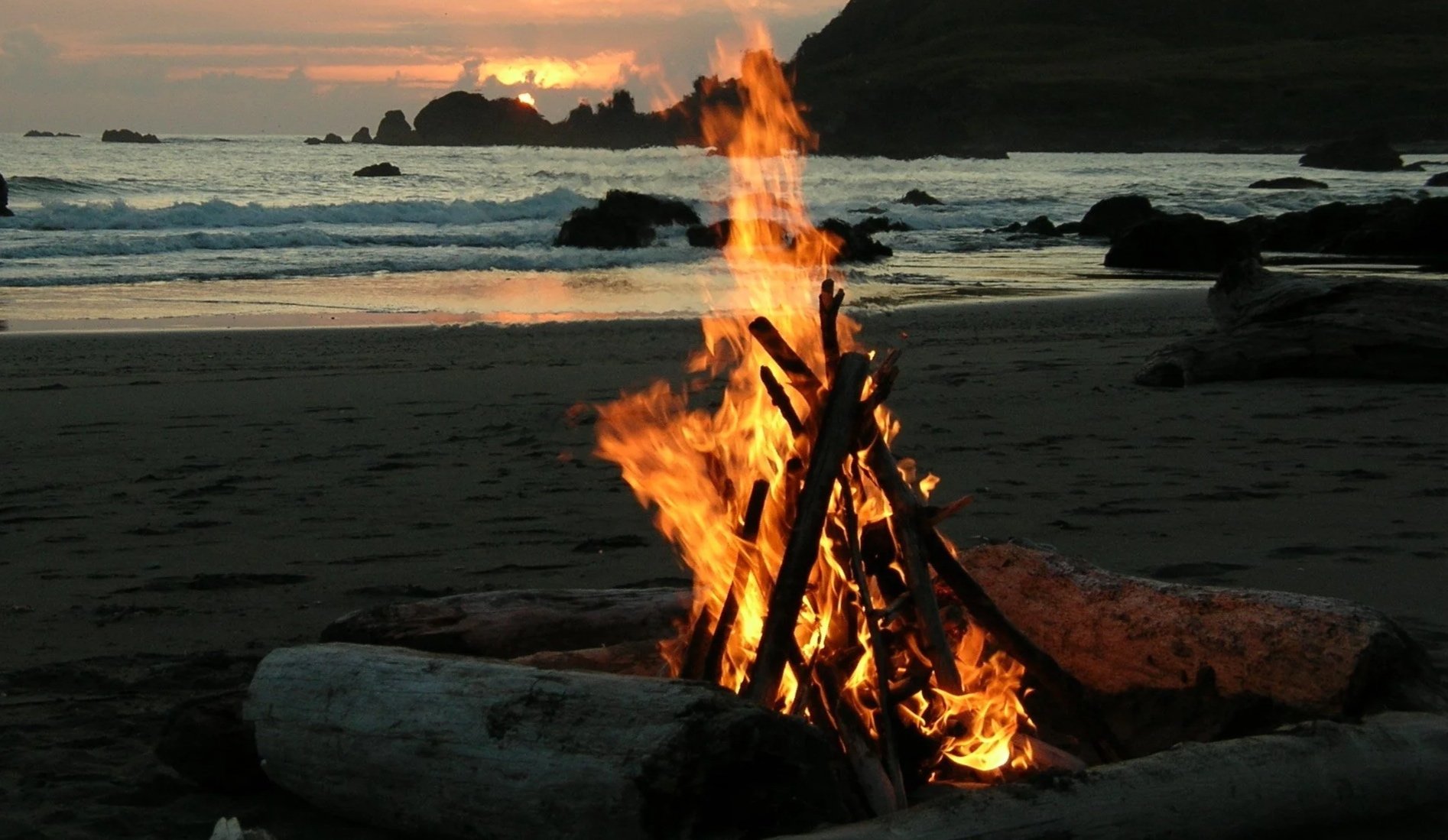california-beach-bonfire3.jpg