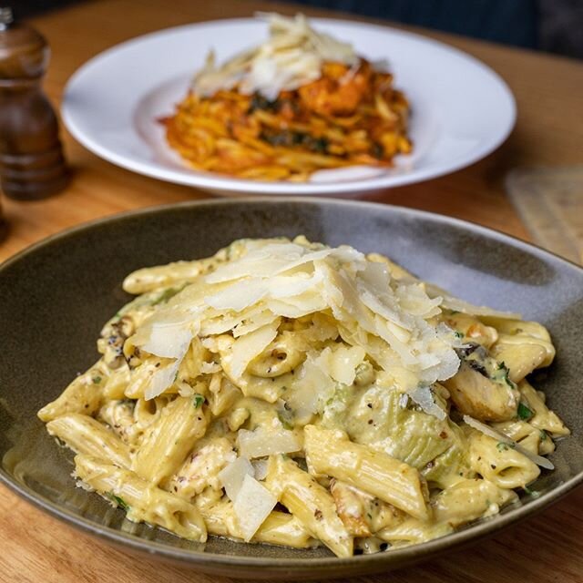 What's a better way to end the week than demolishing a beautiful bowl of pasta? Answer: there isn't 😉

Pictured here is our Pollo Penne (front) and Chilli Prawn Linguini (back). To dine-in, please make sure to book ahead by calling (03) 9793 2133 ❤️