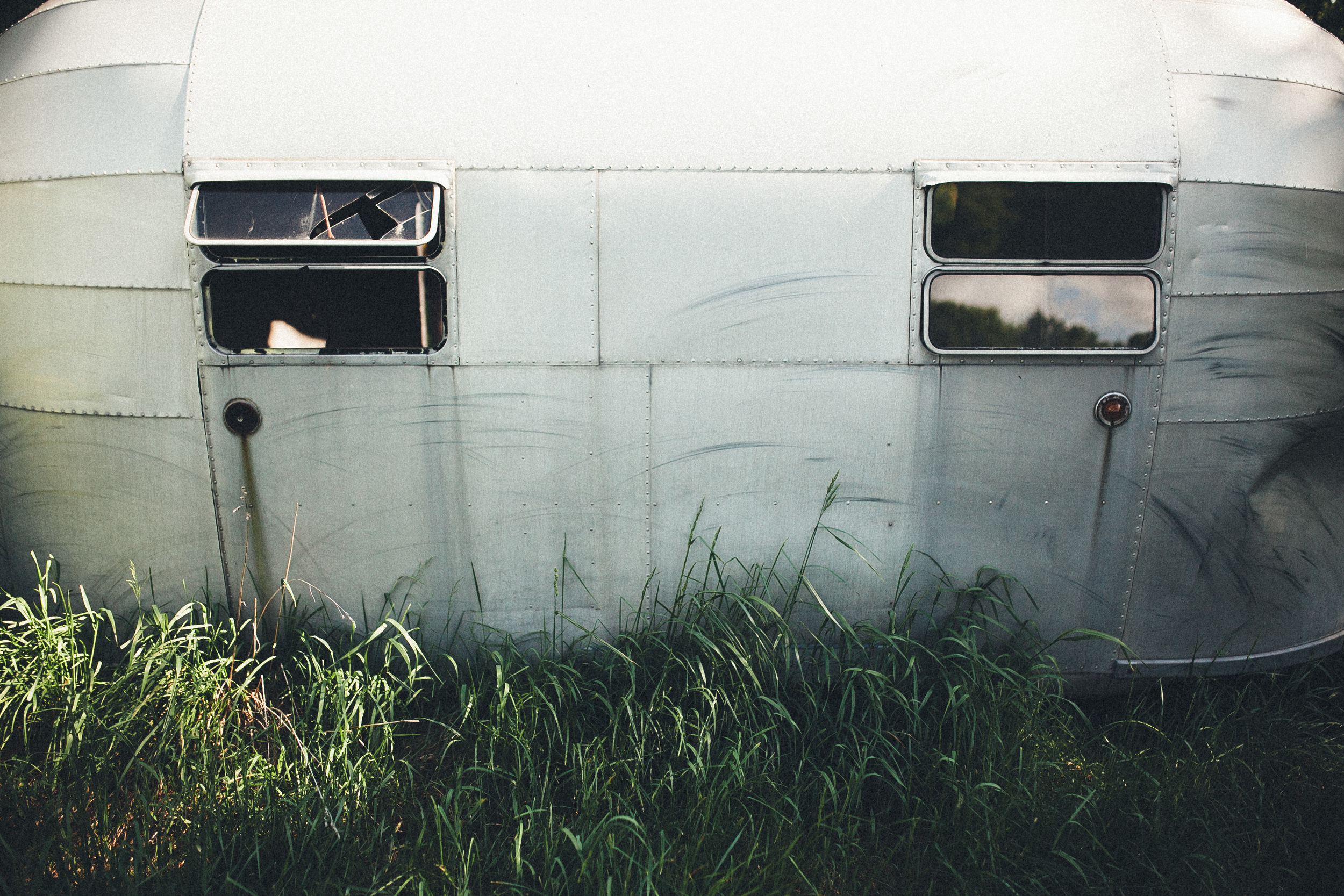 abandoned-airstream-3653.jpg