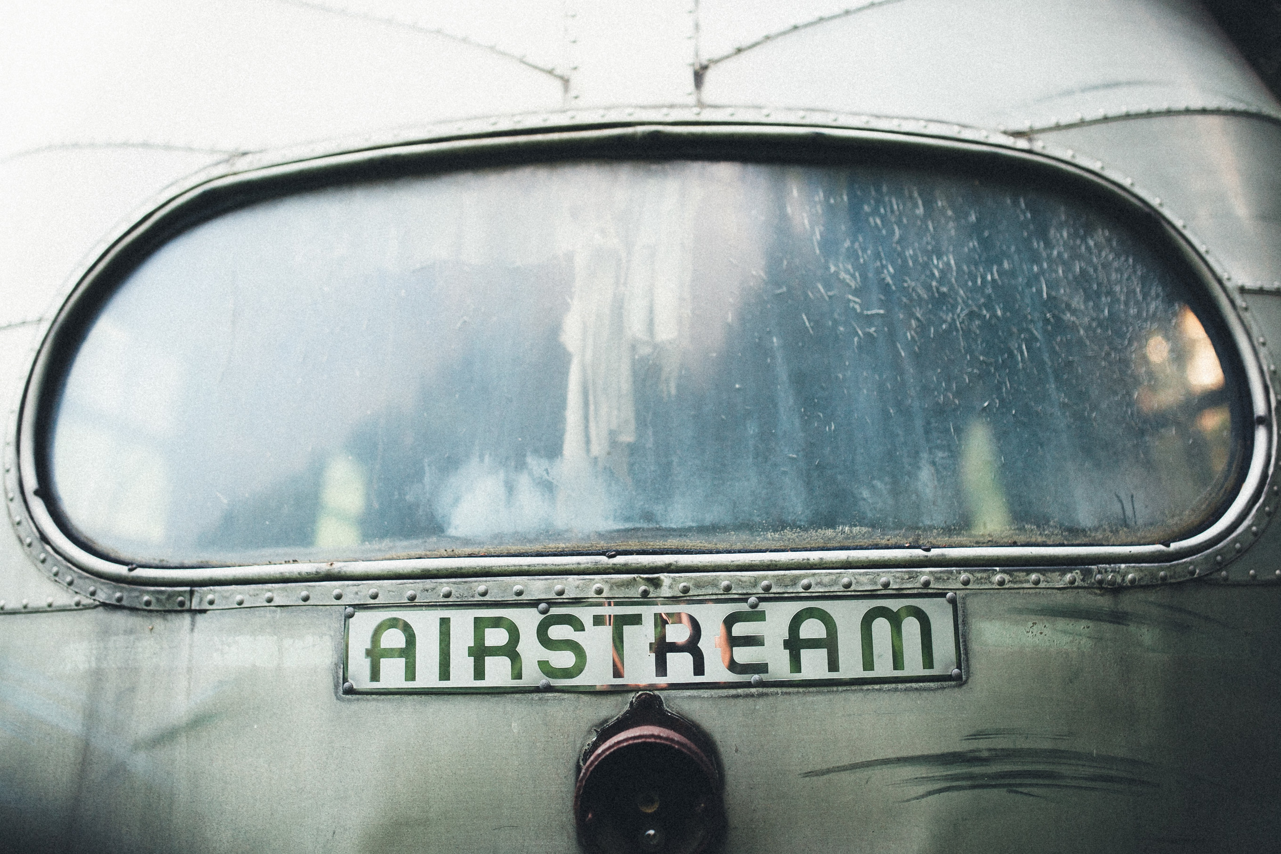 abandoned-airstream-3600.jpg