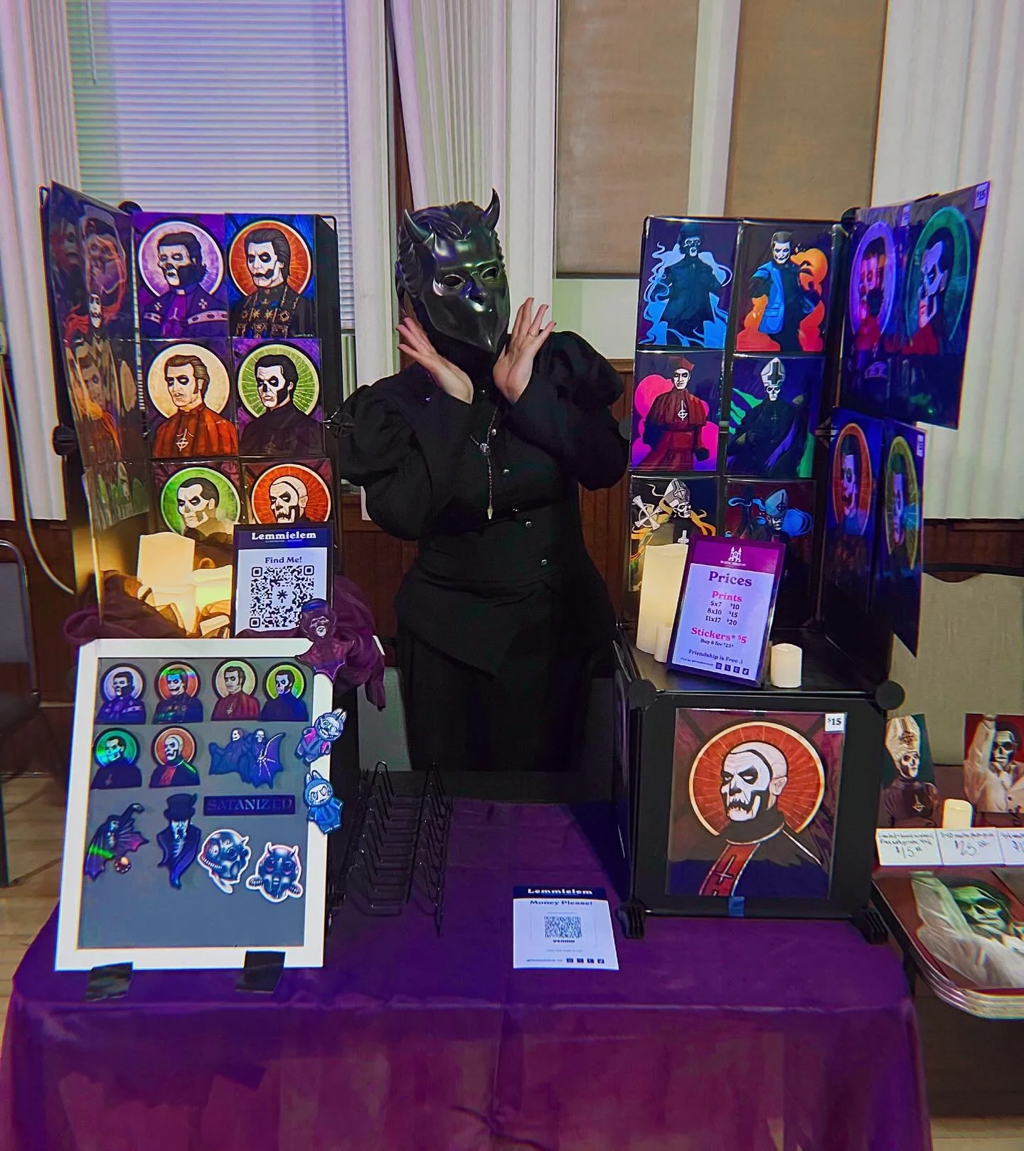 Children of the Internet!

I had such a fun time at @mystic.ministry this weekend. I met a lot of wonderful people and even got to sing on stage! I hope to be a part of more Ghost-based events in the future! 

Coming off the back of that evening, I&r