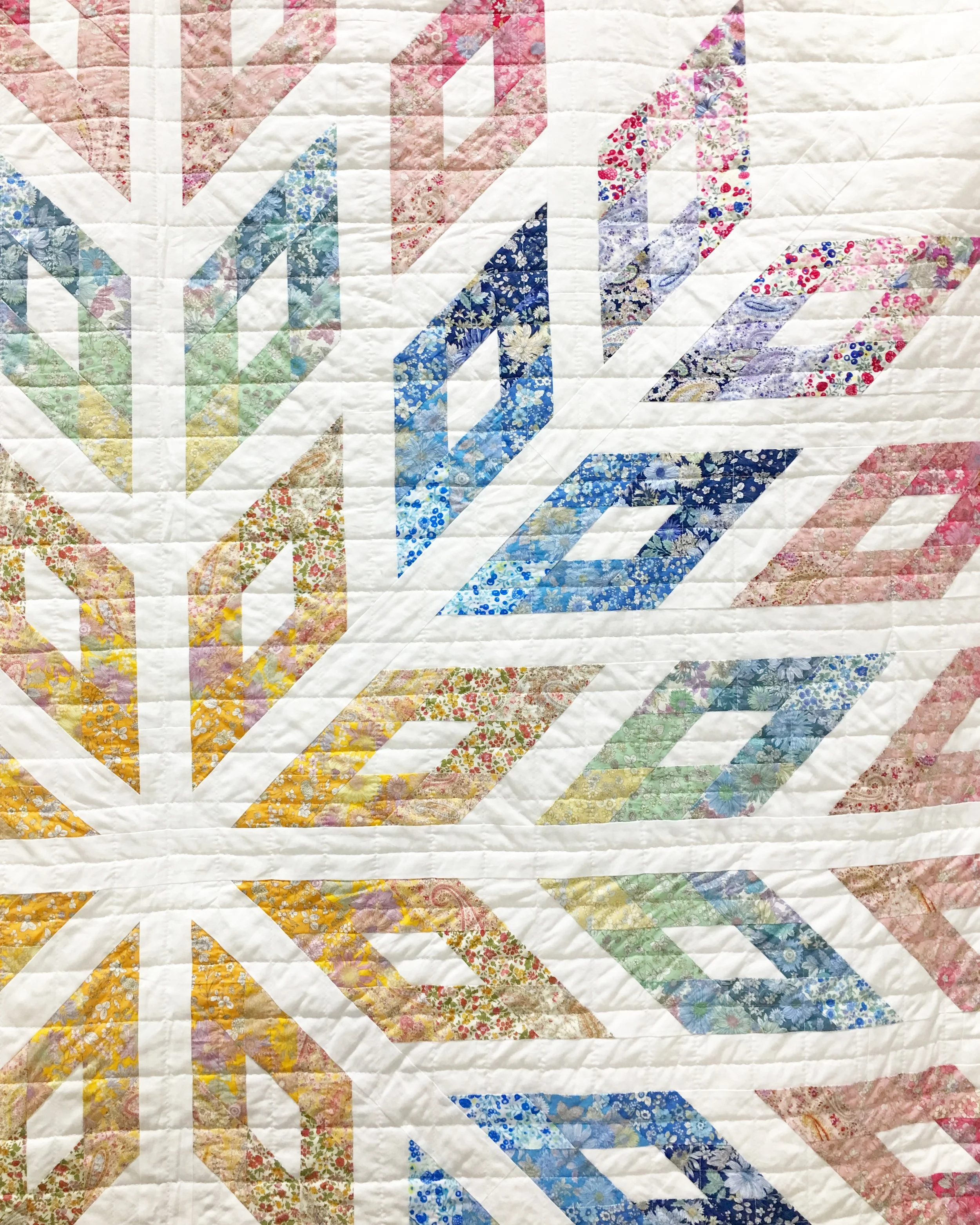 The 2018 “Memoire a Paris” Lone Star Quilt designed, created, & quilted by Lynne Goldsworthy