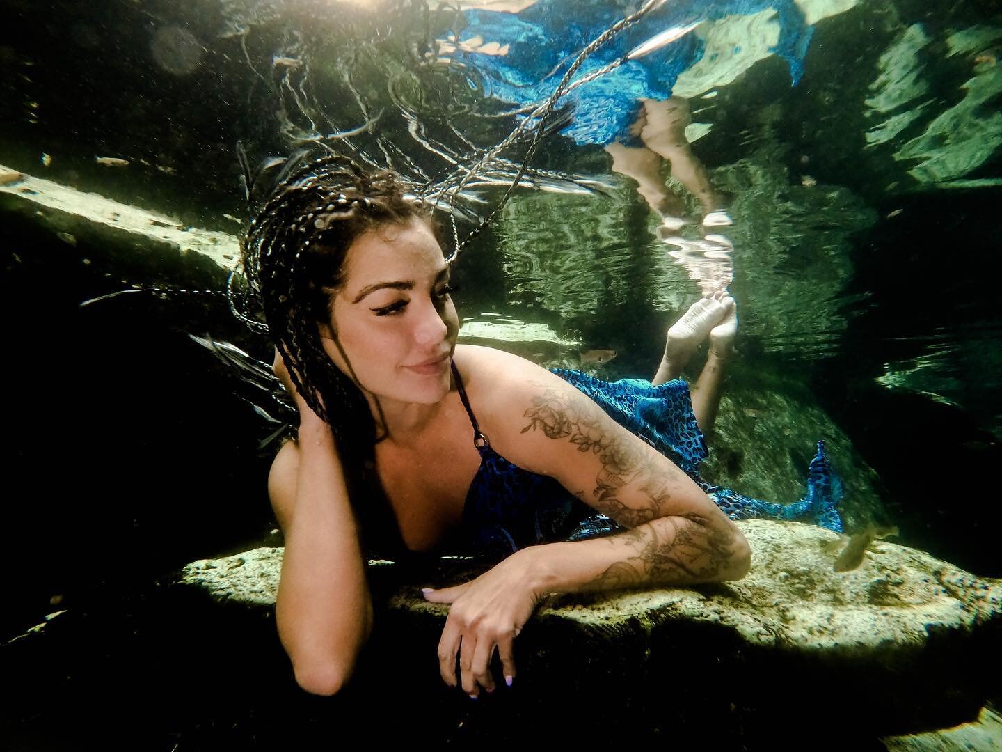 Cenote Photography 
#cenote #mexico #tulum #photographer #tulumphotographer #cancunphotographer #tulumweddingphotographer #travelphotography #uwmodel #underwaterphotography #underwatermodel #rivieramaya #goodvibesonly