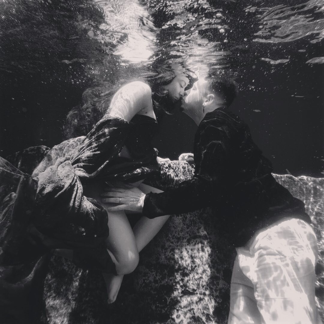 Underwater Photography 
Cenote - Riviera Maya MEXICO

#couplegoals 
#trashthedress 
#weddingtulumphotography 
#tulumphotographer 
#underwaterphotography 
#lovelife 
#tulumvibes 
#tulumweddingvideographer 
#playadelcarmenweddingphotographer 
#cancunwe