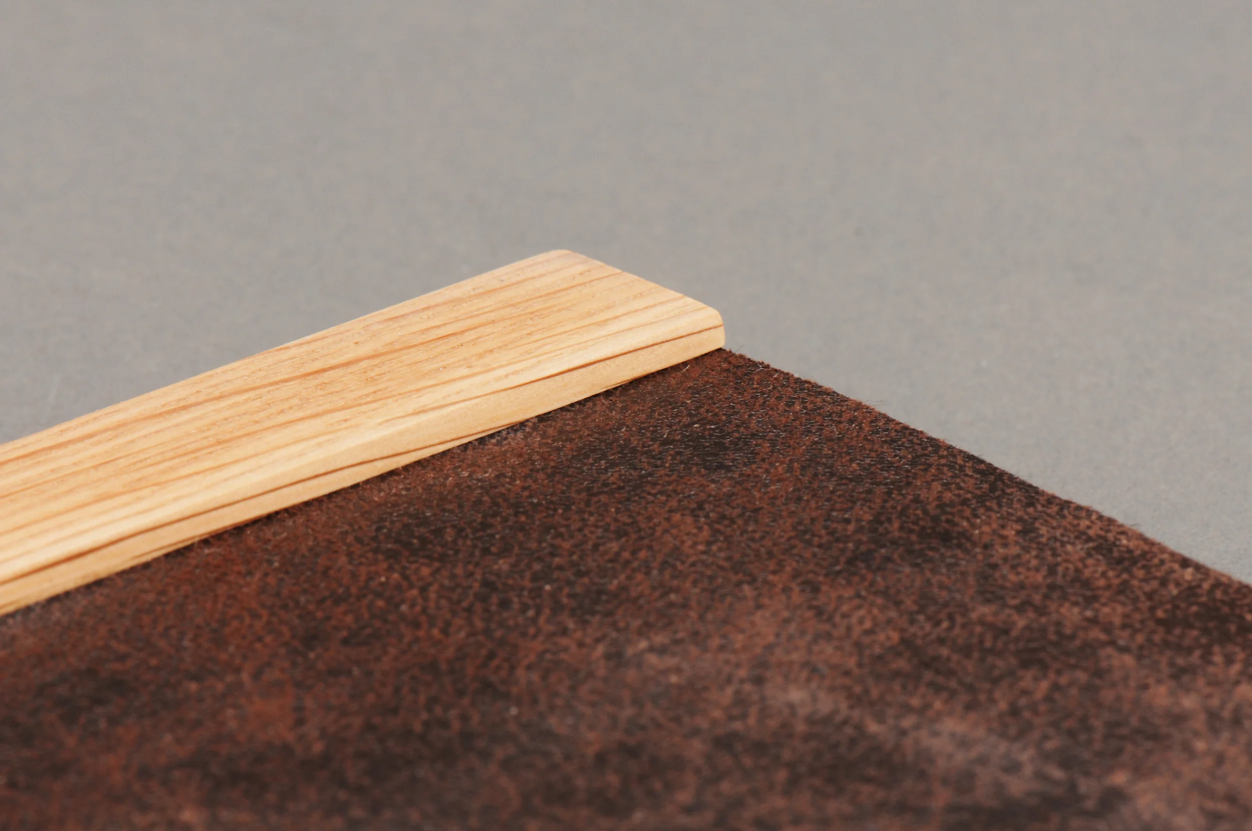  Leather underside of the board. 
