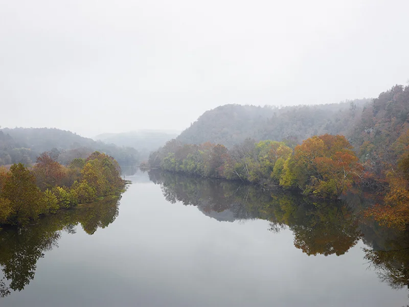 JOSEF HOFLEHNER JAMES RIVER, VIRGINIA ARCHIVAL PIGMENT PRINT ED.: 7 85.5 x 108.5 CM / 33 2/3 x 42 3/4 IN