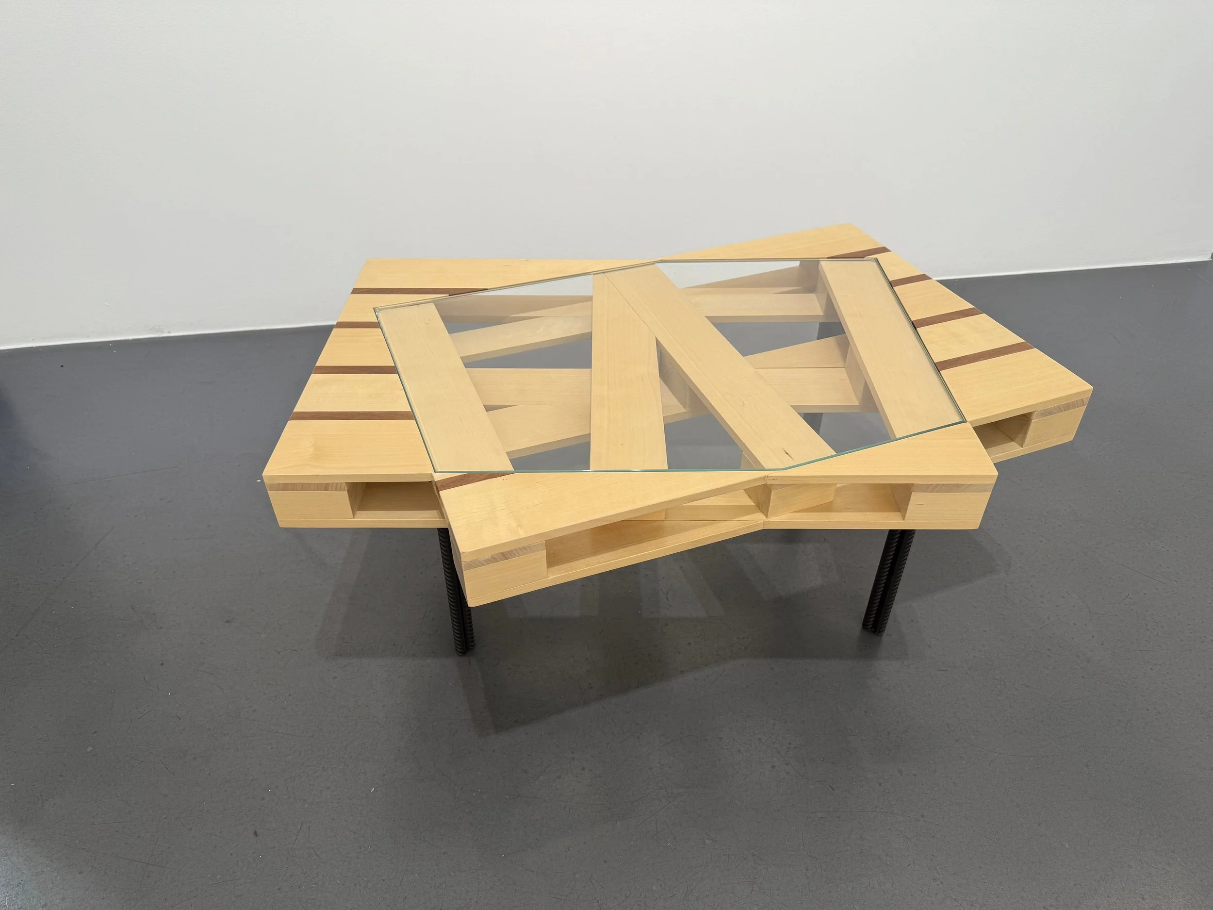2 Pallets Shared Zone Desk
