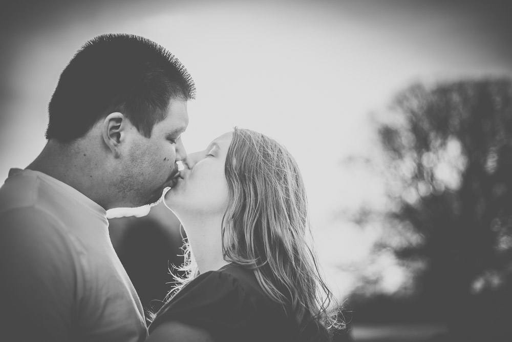 hannah-richard-portchester-castle-engagement-hampshire-wedding-photographer-15.jpg