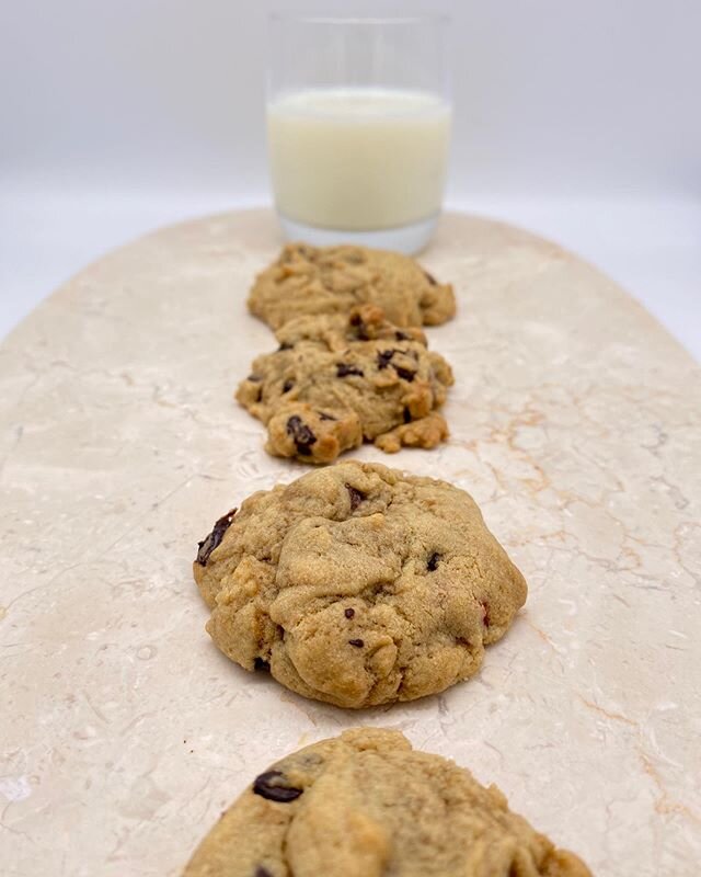 Chocolate Chip Cookies

BEST EVER chocolate chip cookies using store cupboard ingredients. These cookies are simple, quick and utterly delicious. During all this craziness, we need a few treats and with all the kids off school from tomorrow, what mor