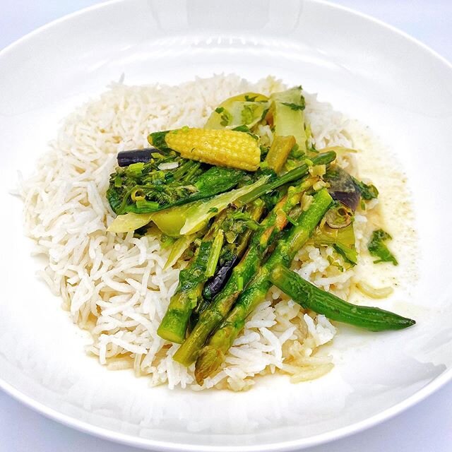 Vegetable Thai Green Curry

This Thai vegetable green curry essentially uses up any vegetables you have at home. I fried up a chopped aubergine. I separately fried up some finely chopped lemongrass and added shop bought Thai green curry paste and fis