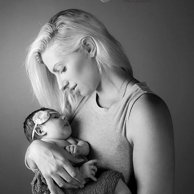 #springfieldphotography #perthphotographer #6weeksold #love #blackandwhite #babylove #mummyandbaby #mummy #motherslove #mothersloveisforever