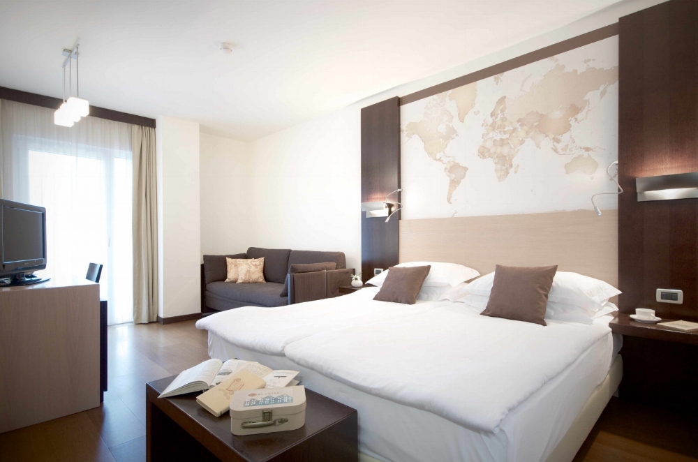 map- room|hotel luise riva del garda 01