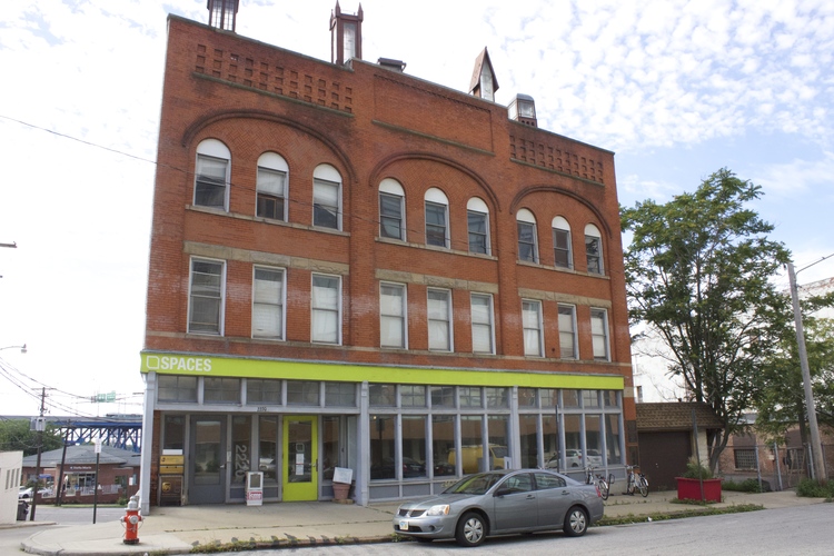2220 Superior Viaduct //