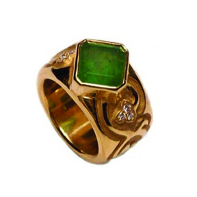  22K Gold , Emerald & Diamond Ring