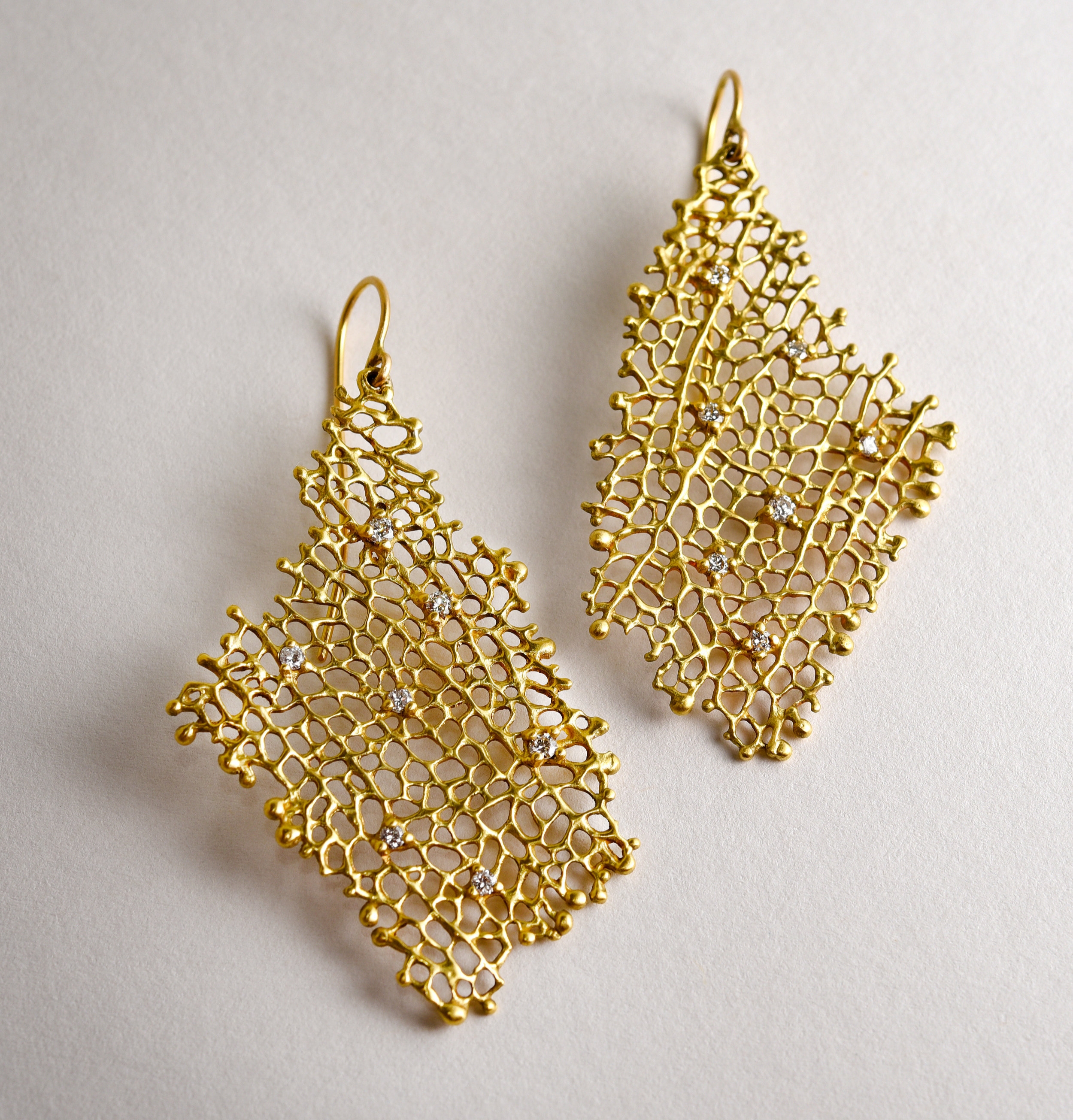 20Kt Coral Collection Diamond Drop Earrings