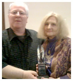 ELISABETH receives her prestigious 2010 Australian Psychic of The Year Award in Sydney, from Simon Turnbull, President of the Australian Psychics Association.