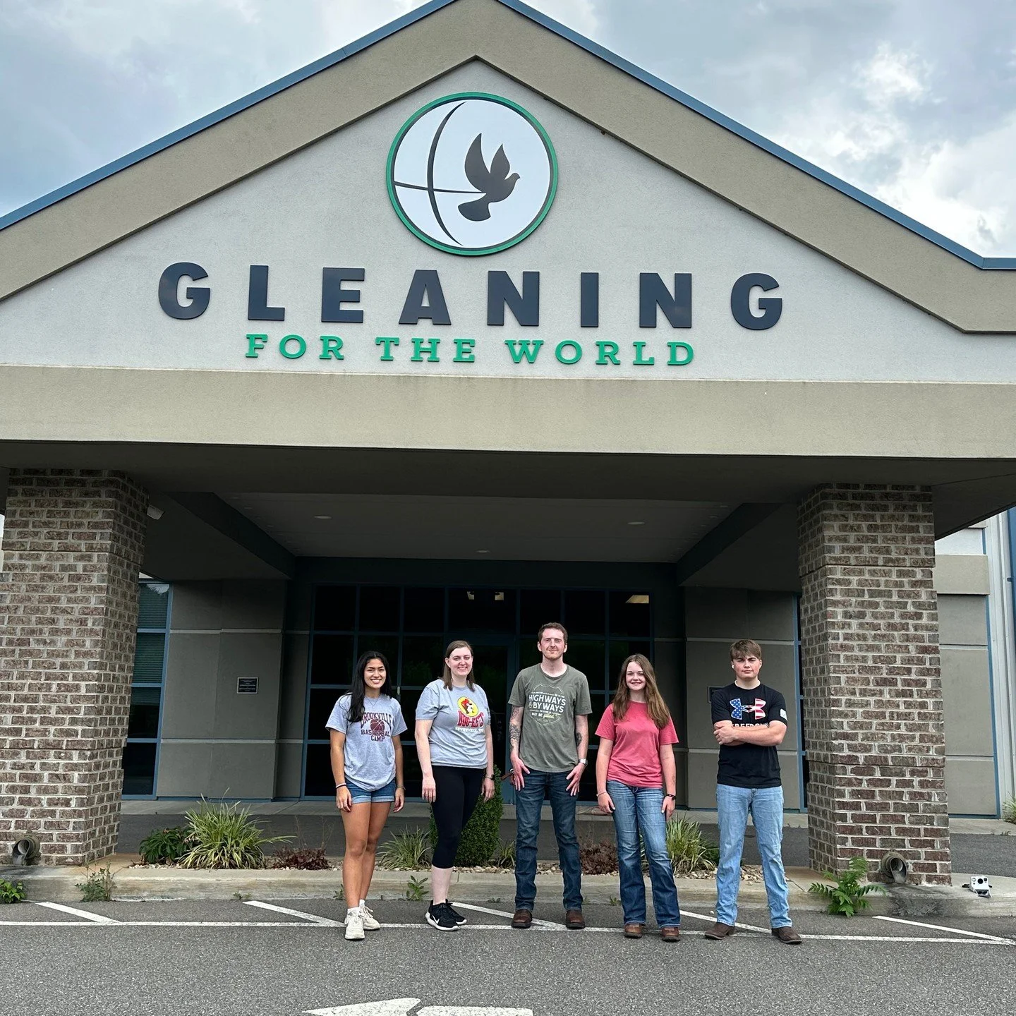 Serving at Gleaning for the World 07/09/24 💪