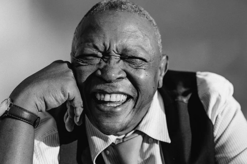 bra-hugh-laughing-806x537.jpg
