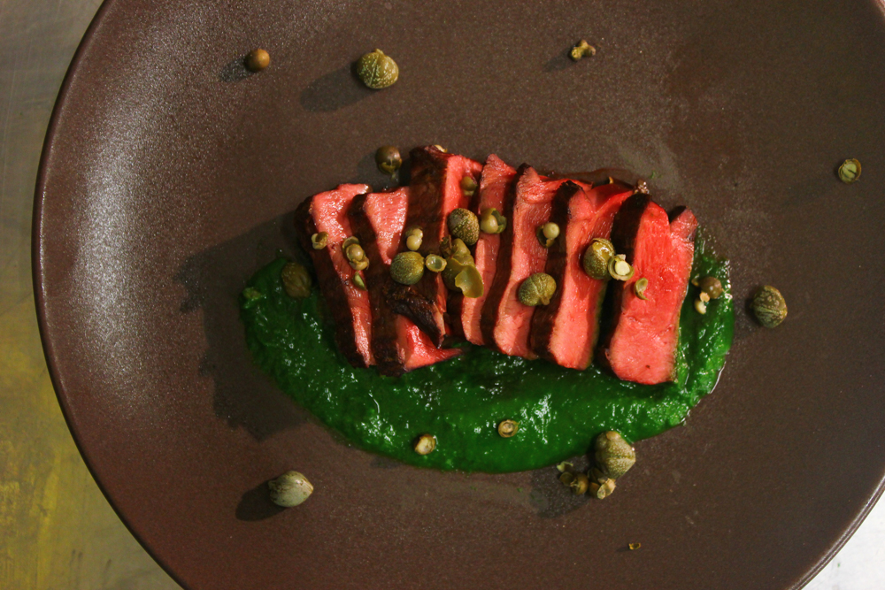 Ox heart, capers, parsley, green peppercorns