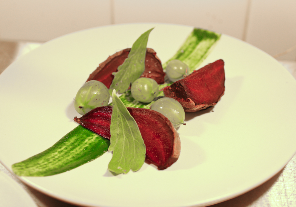 Beetroots, gooseberries, lovage, chicken sauce