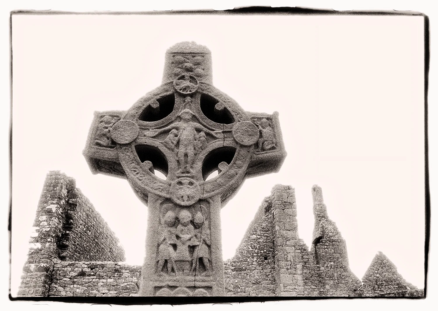 Ireland_Clonmacnoise.jpg