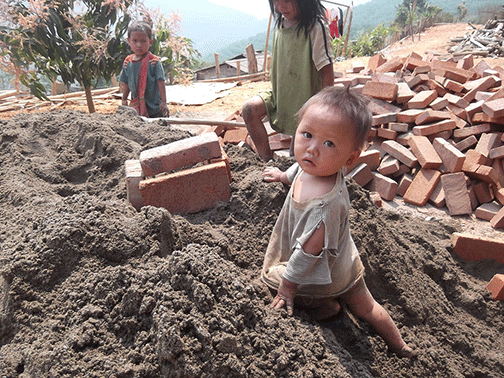 5-March-2014-children-playing-with-sand.gif