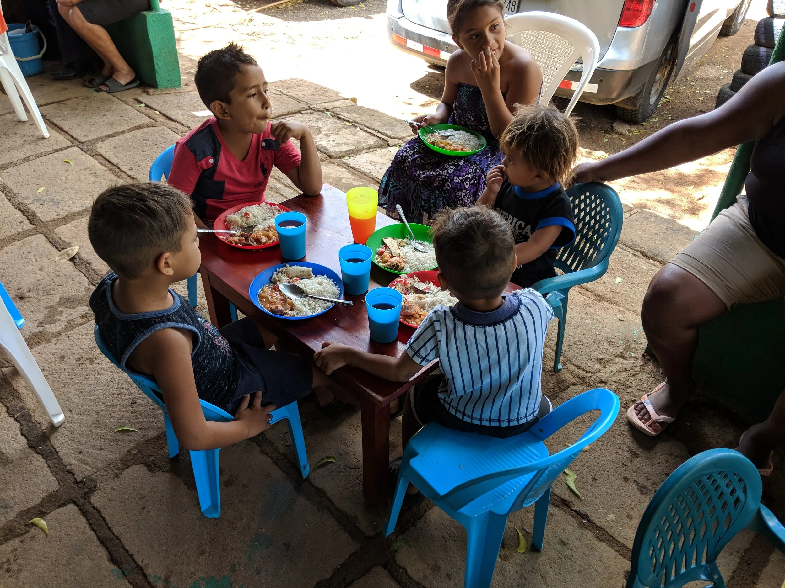 Children at the feeding kitchen in Tepano.