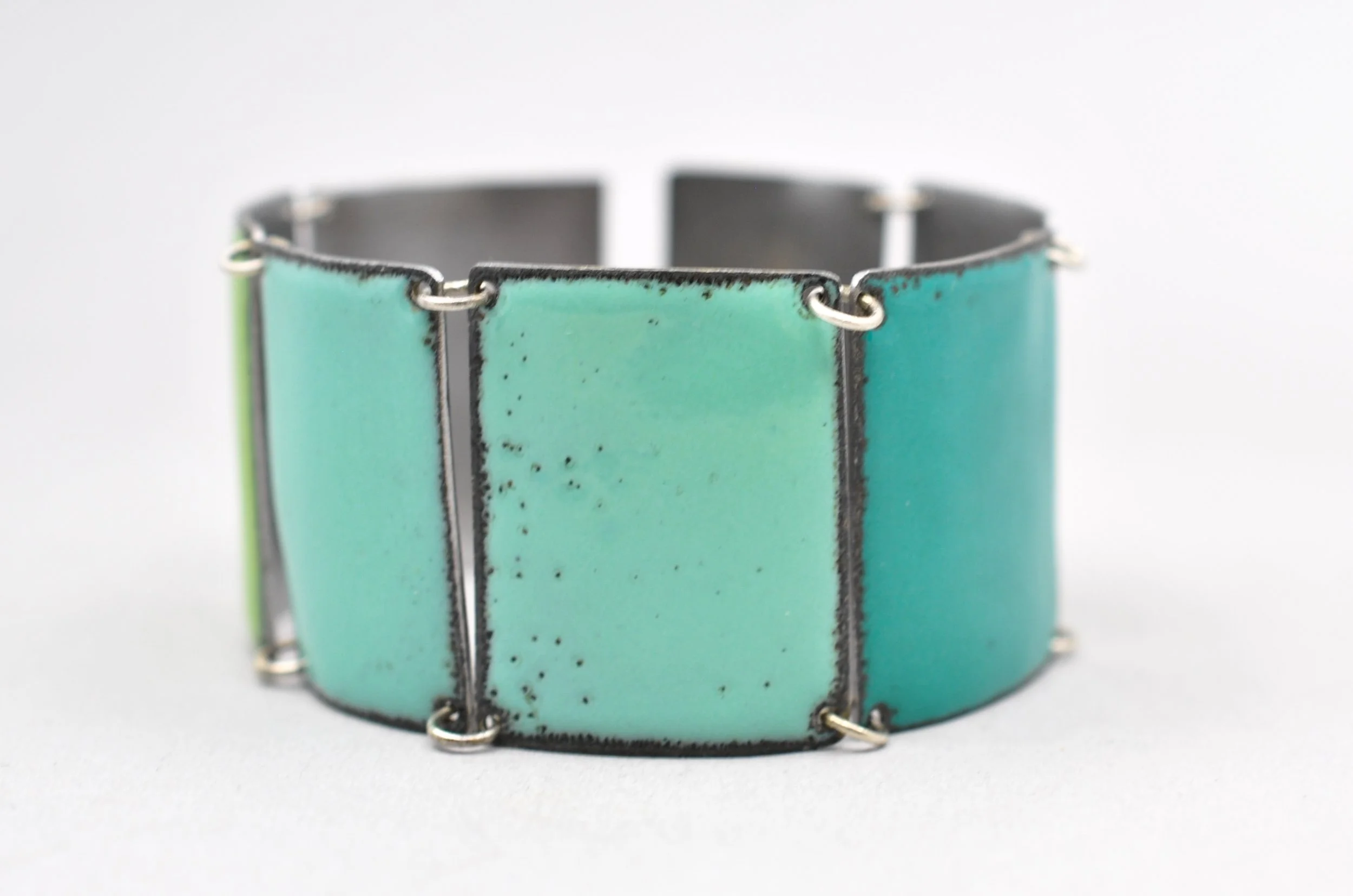 aprilHale_vernalBracelet_blueGreen_round_web.jpg