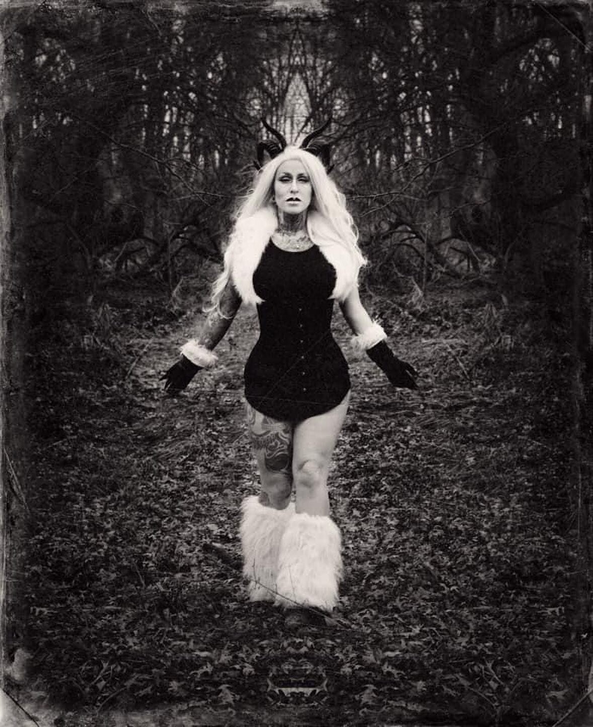Now booking photo work and energy work in PA!
.
It is such a treasure to capture your femininity and dig deeper into the archetype that suits you. I love to capture your essence and let you shine. Empowering women and others, embodying the feminine, 