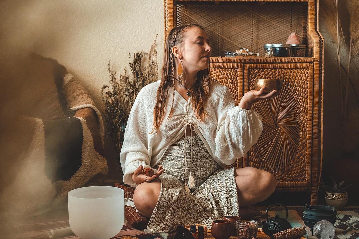 I'm taking on sound meditation and womb medicine clients in person and remote. 

Humans are constantly on the go and dealing with chaos. They don't give their mind a chance to turn off. A way that helps my mind is sound. Sound meditation creates a po