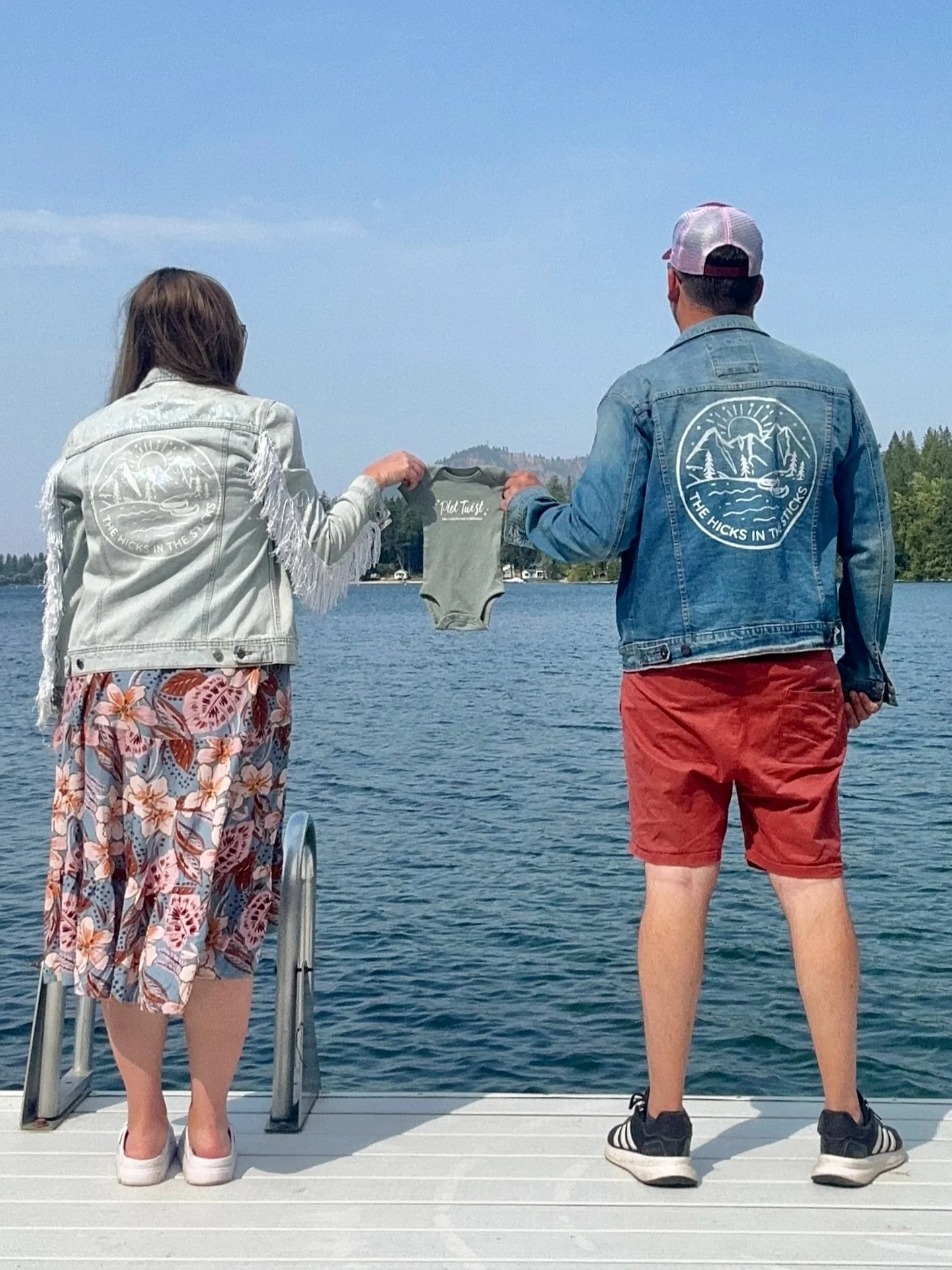Loon Lake recap! ☀️🛶 a week of R&amp;R at the lake was just what we needed after a busy summer! Although real talk&hellip; the week went by way too fast! Spent a lot of time floating, enjoyed some fun mocktails and sweet treats, got in lots of Benji