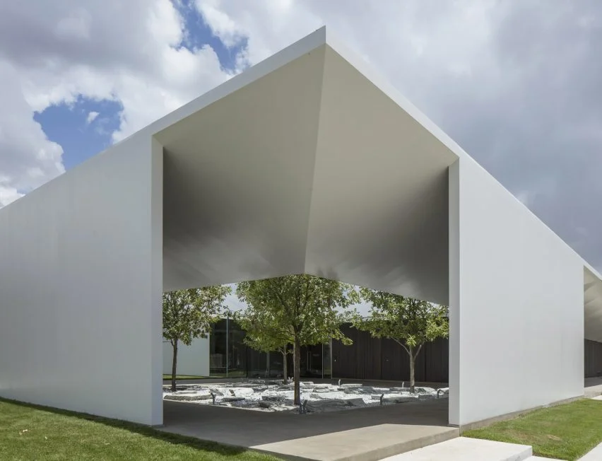 menil-drawing-institute-johnston-marklee-architecture-houston-texas-usa_dezeen_2364_col_1-852x652.jpg