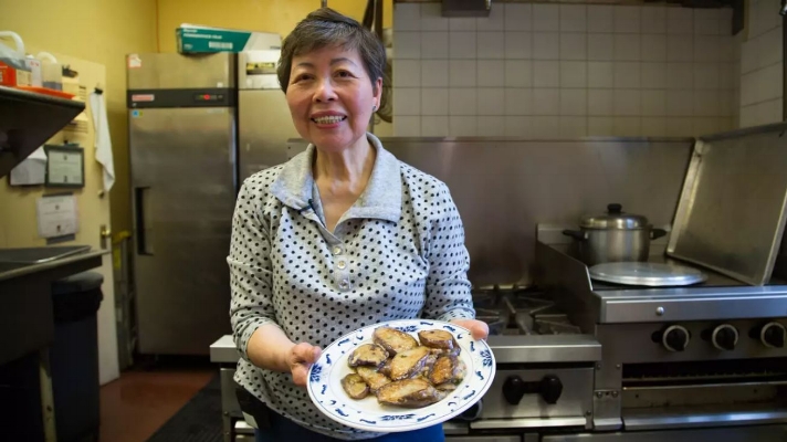 Wai Man's Stuffed Eggplant
