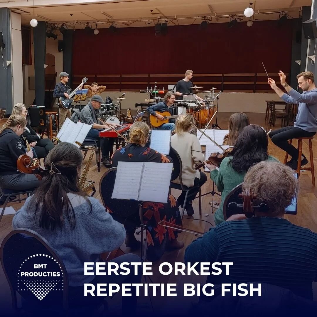 En ook het orkest is los! Vandaag trapten zij af met de allereerste repetitie voor Big Fish 🐟. En met zo'n veelbelovende eerste repetitie kan het alleen maar weer een zeer muzikaal spektakel worden! Verheug jij je al net zo op de show als wij? 🐟🎭?