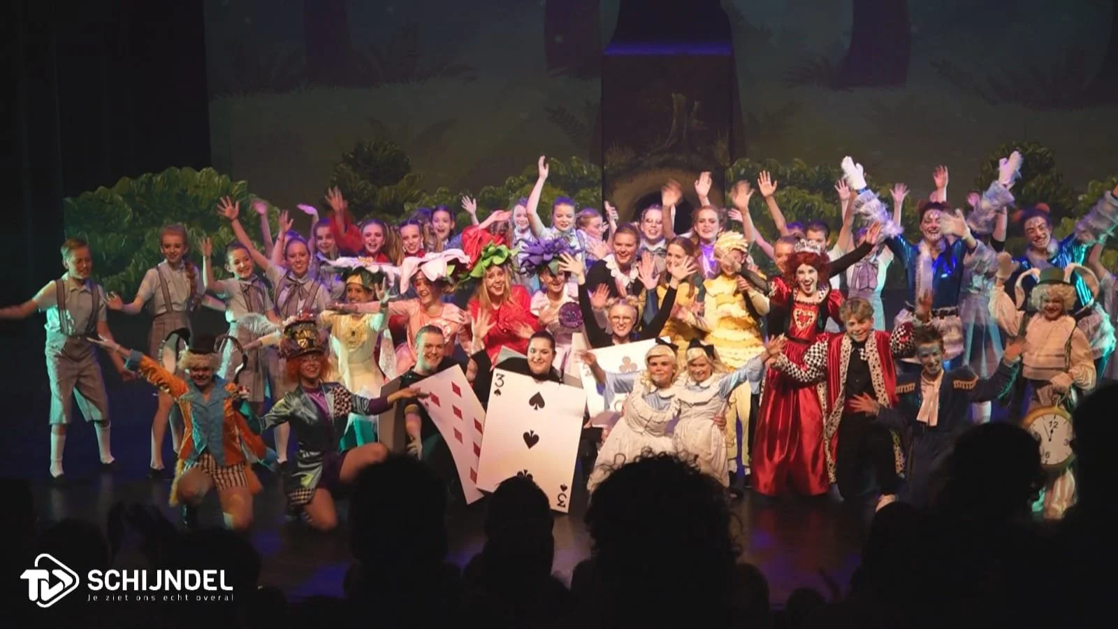 Kleintje BMT schittert met De Avonturen van Alice in Wonderland