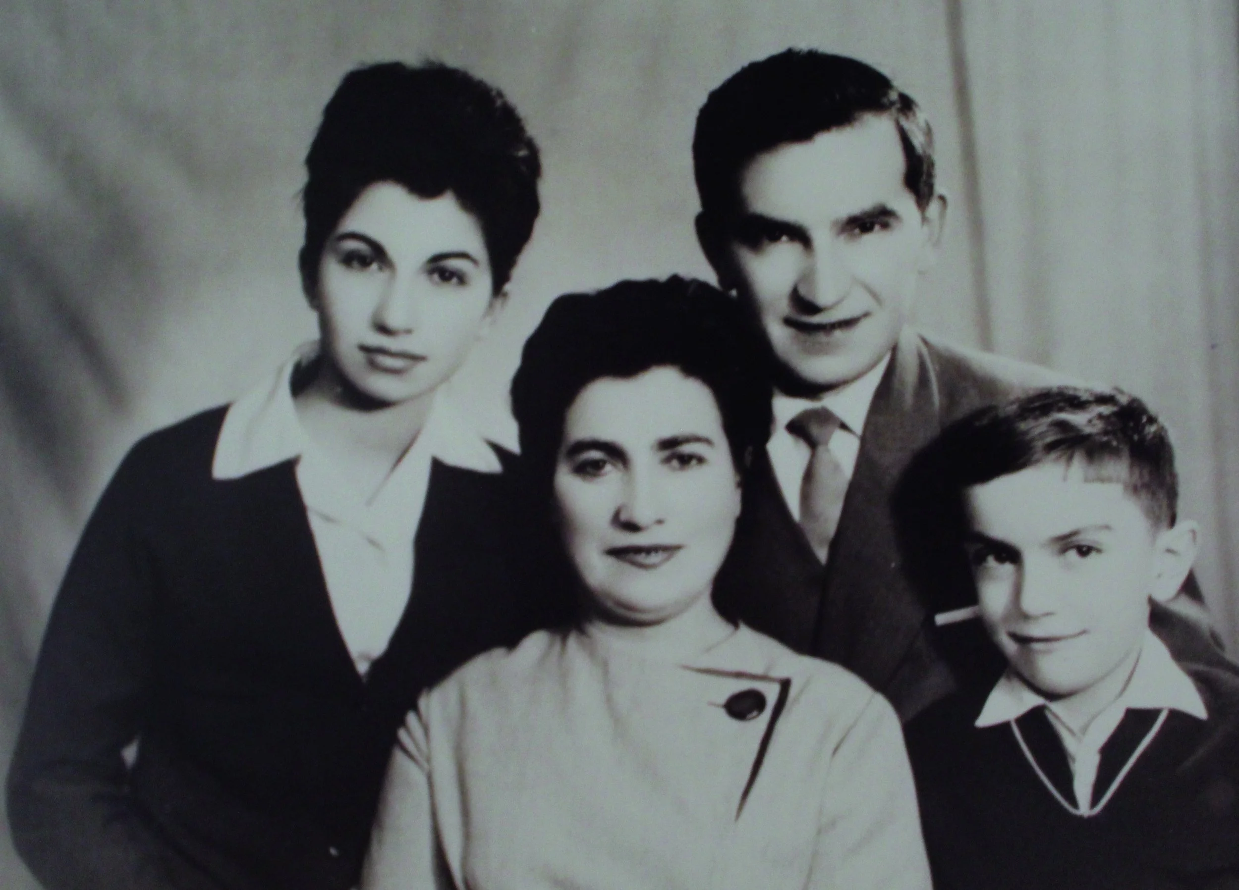 1964-wachter-family-portrait.jpg