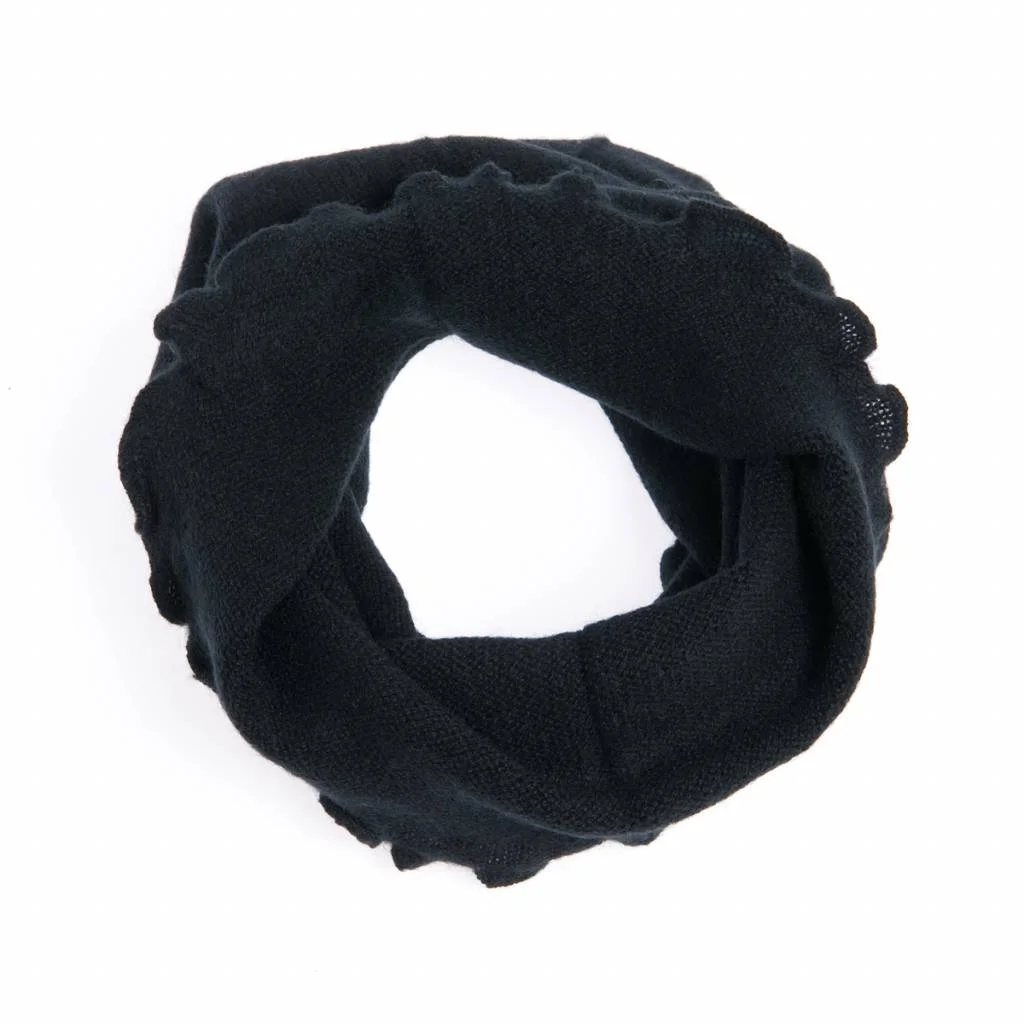 Welli cashmere loop scarf 1.jpg