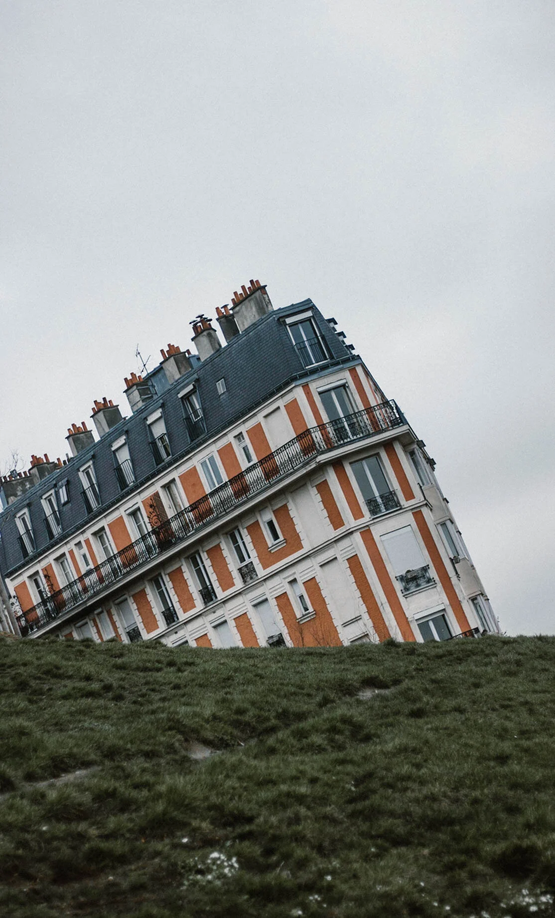 Sinking House in Montmartre | Paris, France