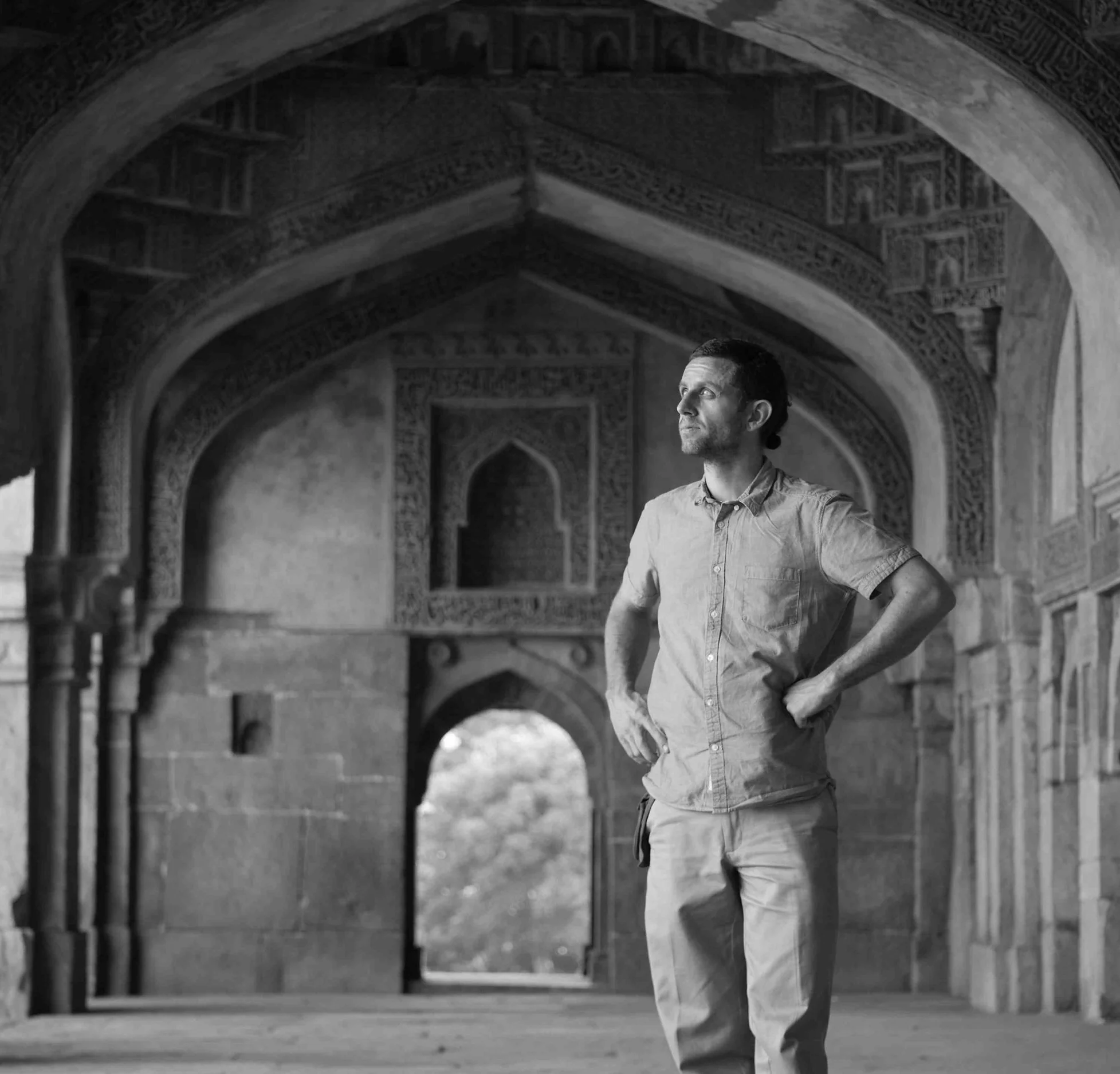 kuva standing arches delhi2.jpg