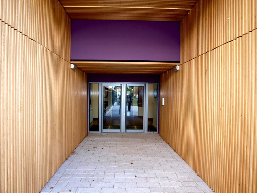 EAST BERKSHIRE COLLEGE, UK