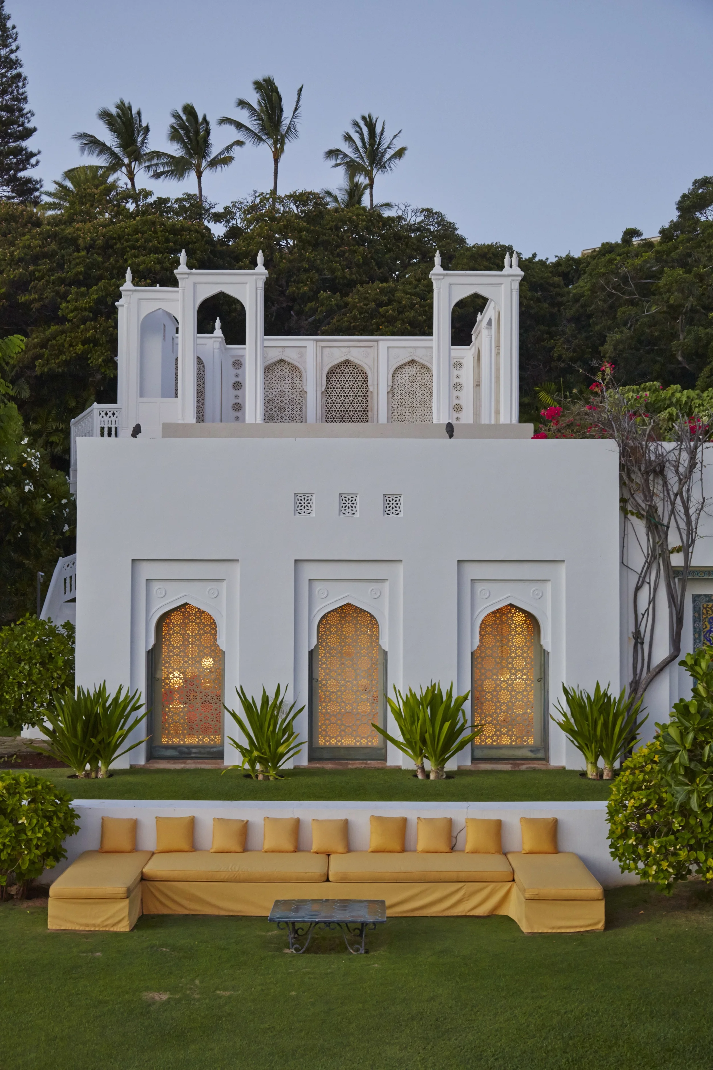 Exterior of the Mughal Suite at Shangri La. © 2014, Linny Morris, courtesy of the Doris Duke Foundation for Islamic Art, Honolulu, Hawai'i.