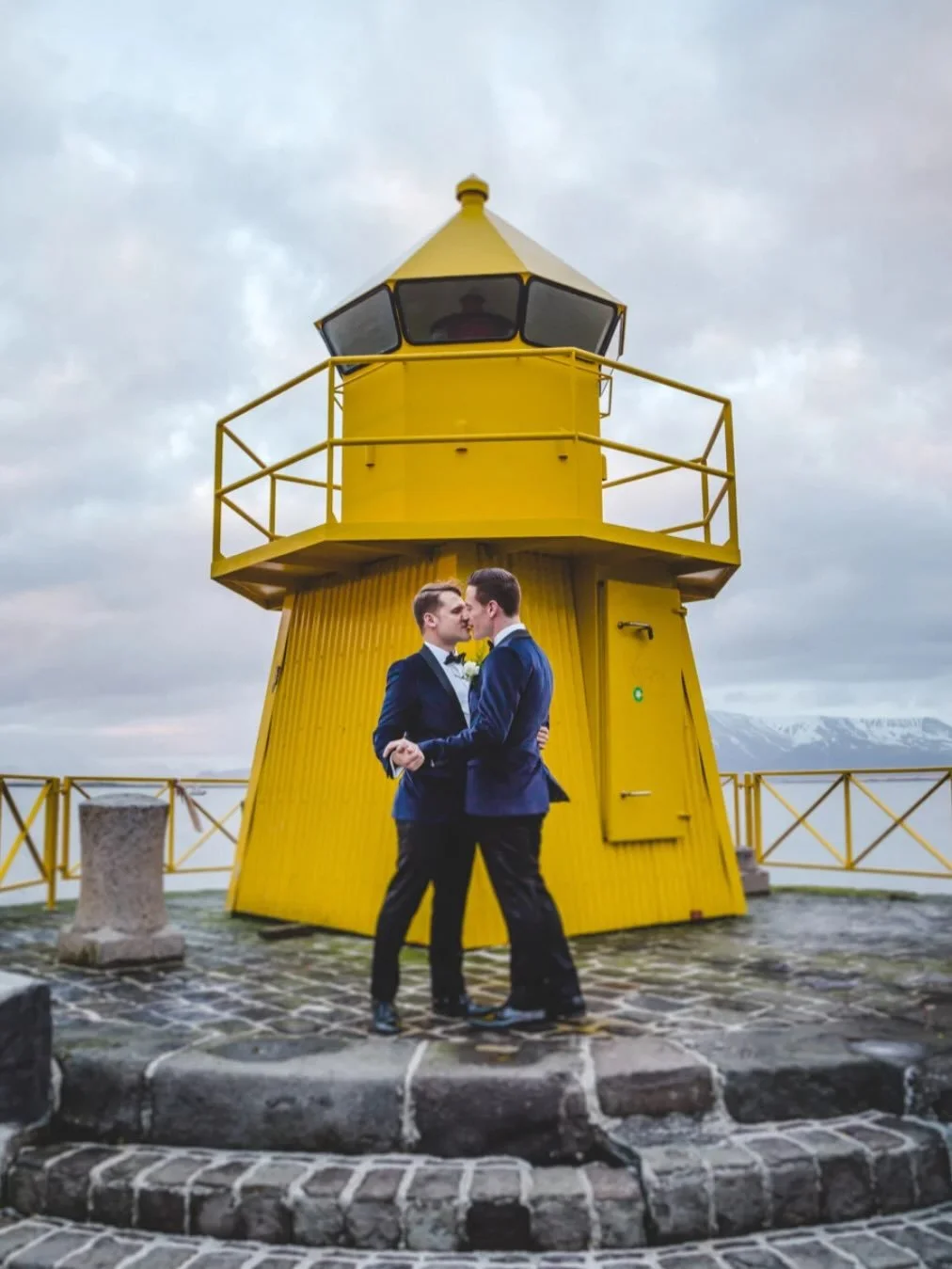 My heart exploded this day when A&amp;M came for an trip to celebrate their wedding anniversary, now a family of 3❤️

Thank you so much for trusting me 🥰

#pinkiceland #icelandweddingphotographer #equallywed #dancingwiththem #loveislove