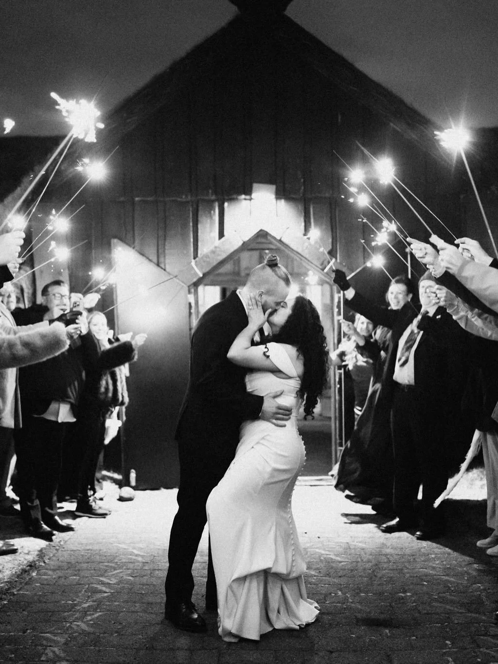 A sparkler exit that deserves its own post ⚡️✨

#pinkiceland #icelandweddingphotographer #icelandwedding #vikingwedding