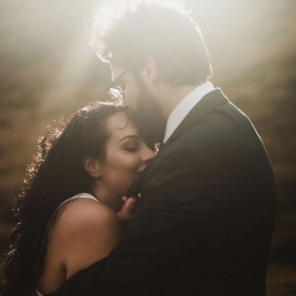 It doesn&rsquo;t have to be complicated! 

Actually I think it shouldn&rsquo;t be. Your wedding or elopement a celebration of love and of your relationship however you feel is right for you ❤️

Also, let&rsquo;s take a moment to appreciate this autum