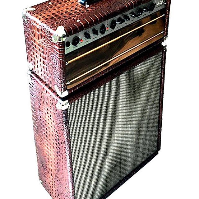 Here's our new Marvel 30 Watts tube guitar amp +212 cabinet

https://www.ashenamps.com/guitar-amps/marvel-set-212 contact us with your questions. #guitarist #guitaramp #customized #customshop #vintageguitars #tubeamp