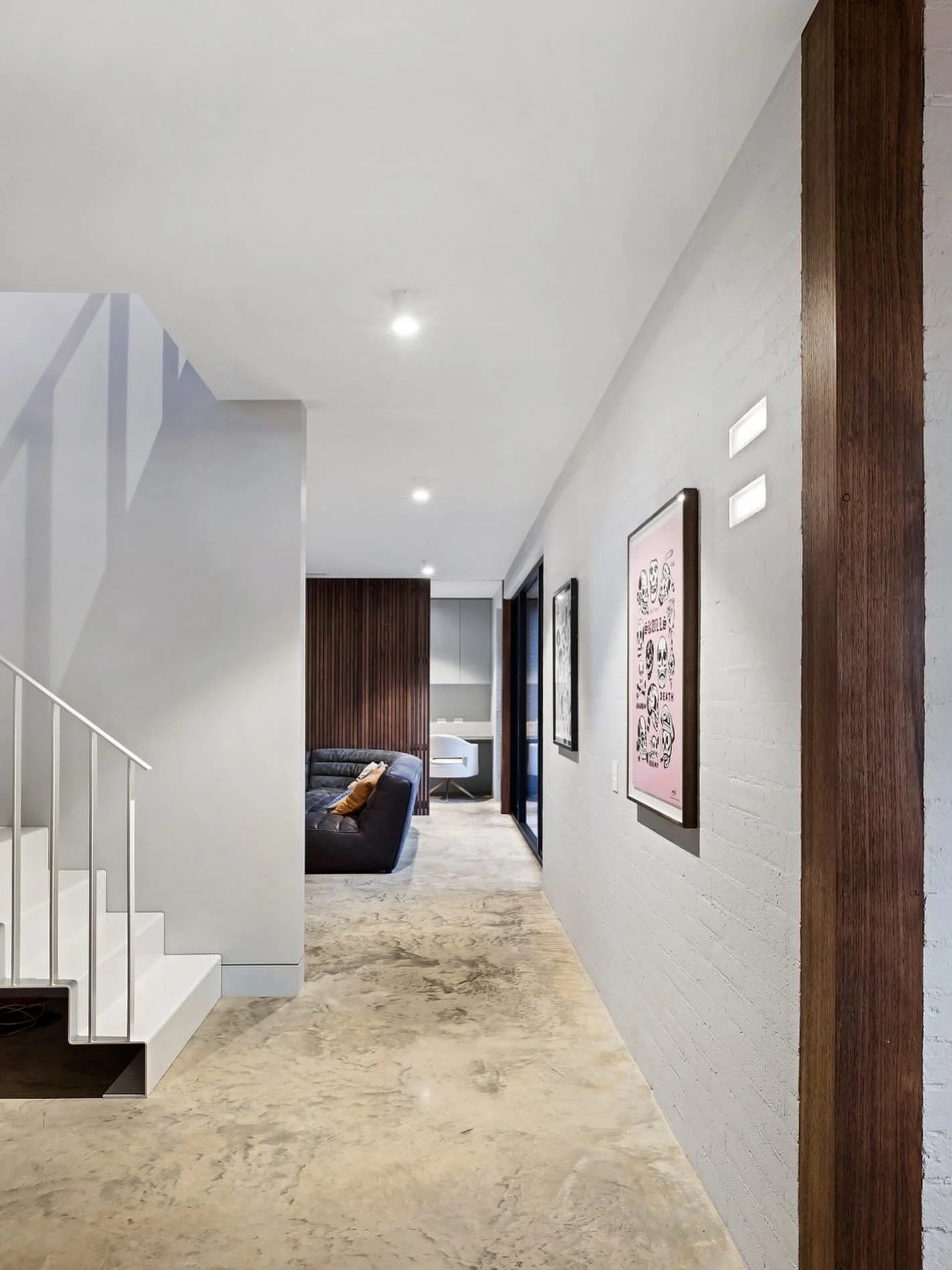 A corridor of contrasts, constructed from some of the humblest of materials - bricks, concrete and steel - for a raw but refined look that feels effortlessly cool and instantly like home.
.
.
.
#matclair #matclairconstructions #melbournebuilder #yarr